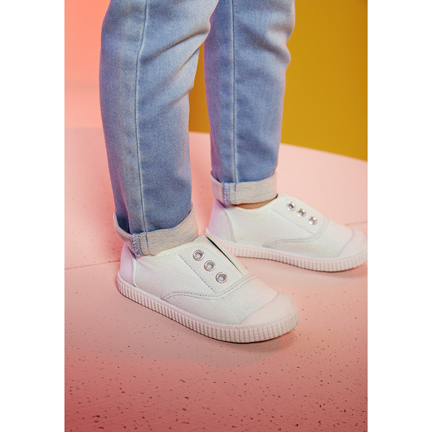 Χαμηλά αθλητικά παπούτσια πάνινα με ελαστική γλώσσα για bebe κορίτσι 