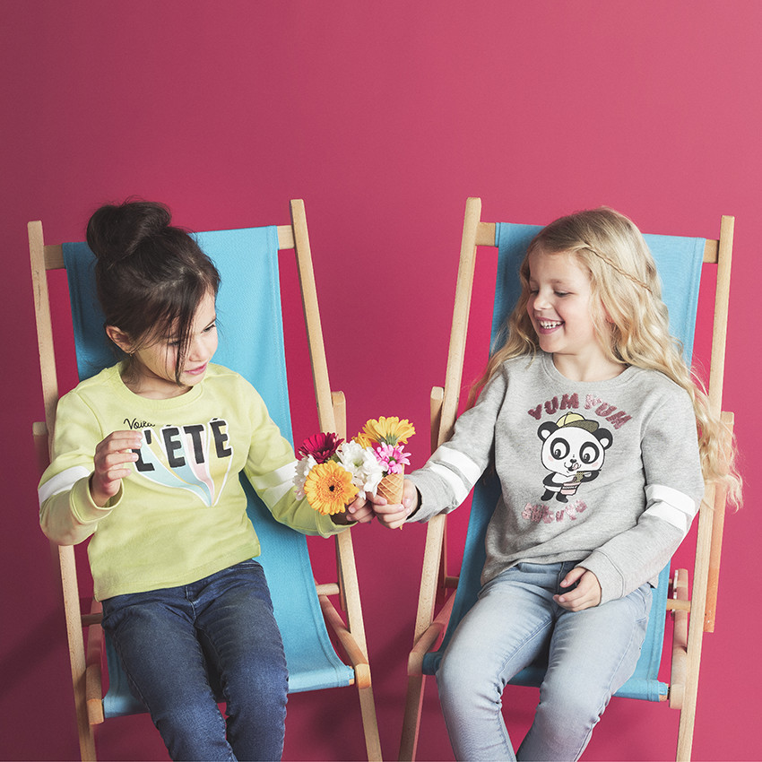 Φούτερ από φανέλα με στάμπα πάντα και γράμματα με πούλιες 