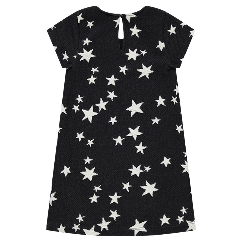 Κοντομάνικο φόρεμα σε πλέξη με διακοσμητικό σχέδιο και αστεράκια που κάνουν αντίθεση 
