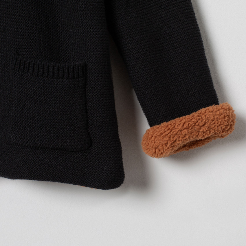 Veste en maille doublée sherpa à détails brodés et oreilles en relief 