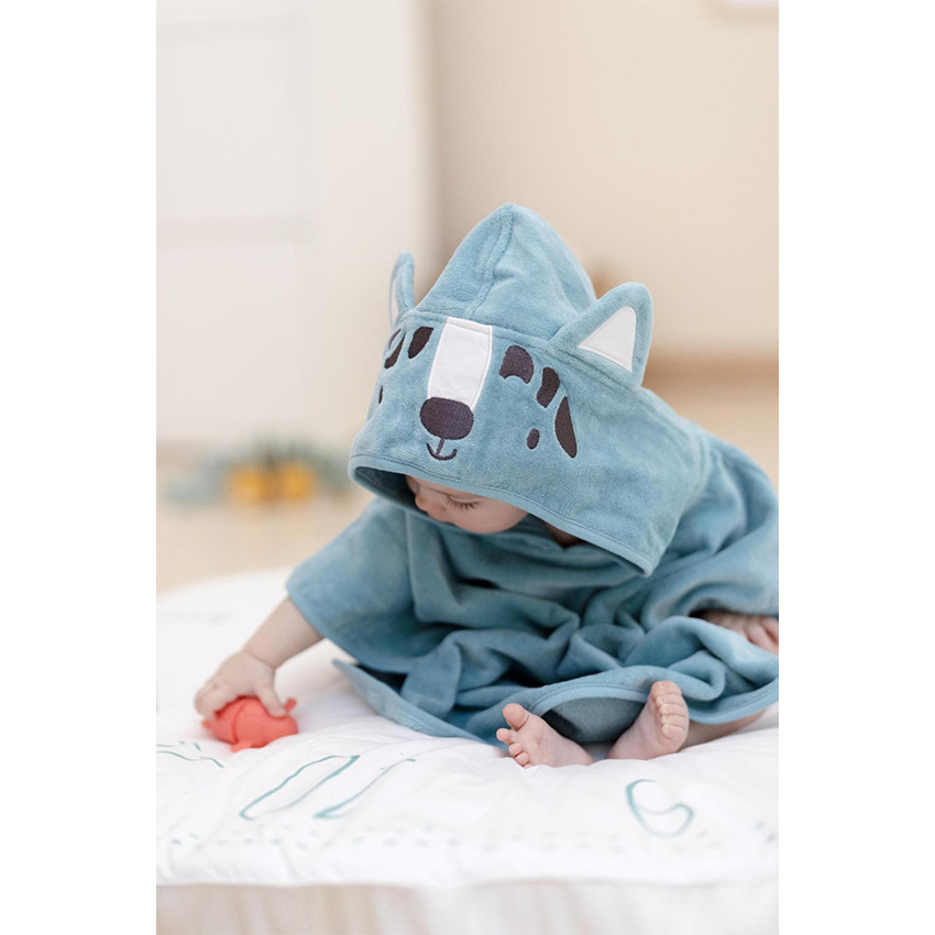 Πόντσο μπάνιου με κουκούλα και κέντημα λύκου από βελουτέ σφουγγάρι 