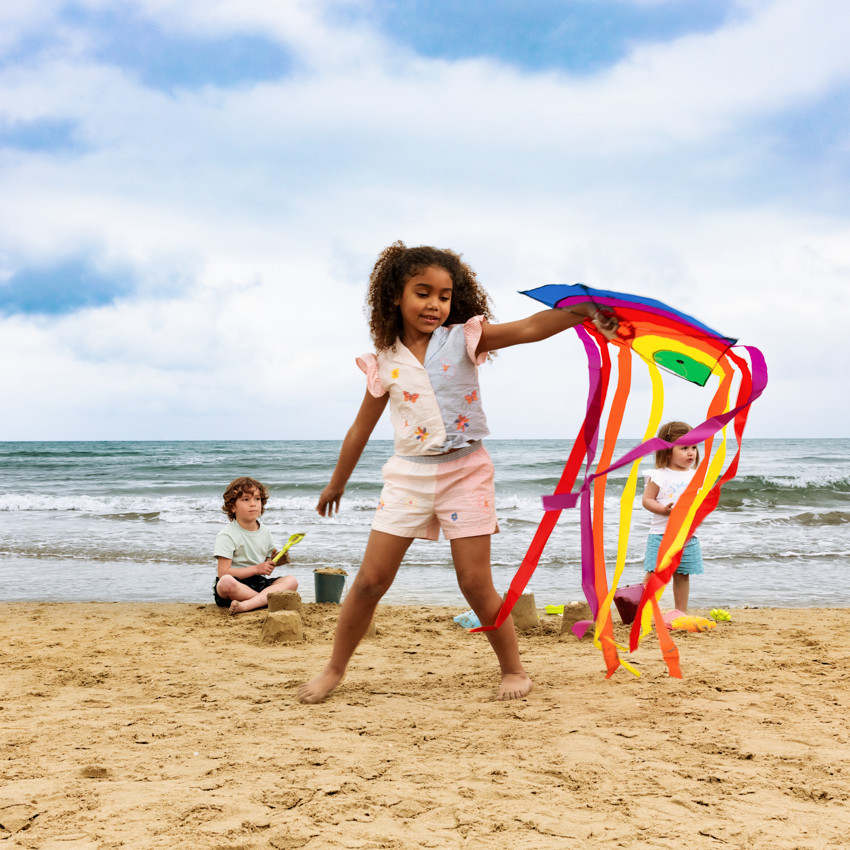 Σορτς από seersucker με ρίγες και κέντημα για κορίτσι 