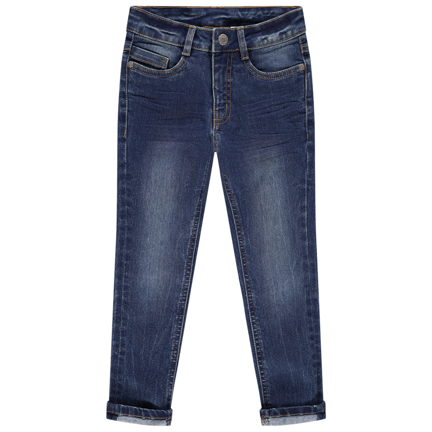 Τζιν σε slim γραμμή με φθαρμένη και τσαλακωμένη όψη 