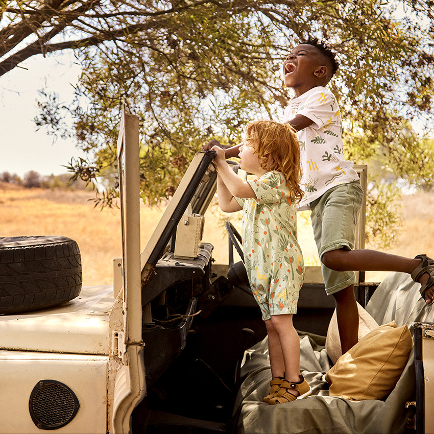 Πολυτελές κοντομάνικο polo με φανταστικό σχέδιο για αγόρι 