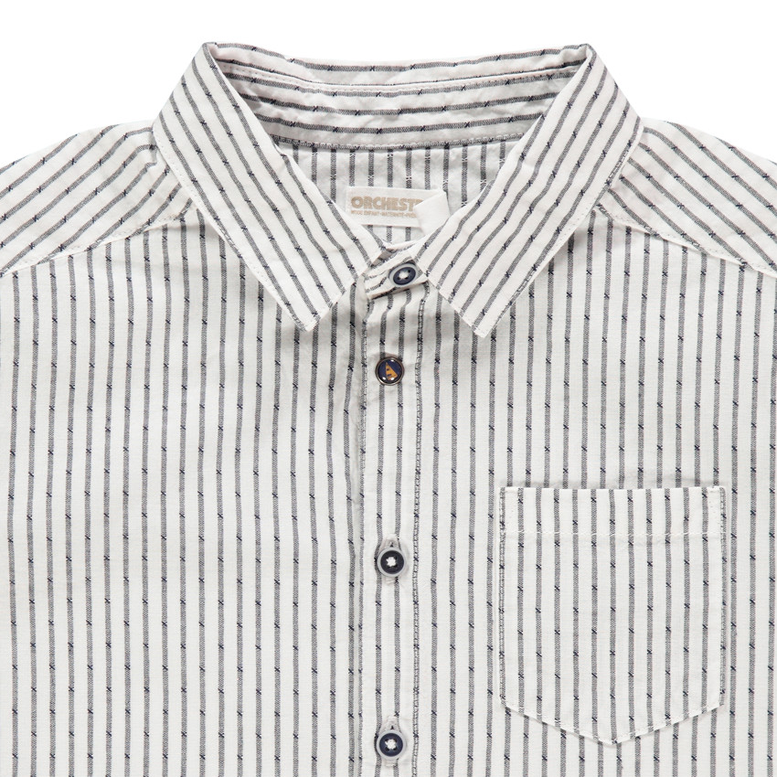 Πουκάμισο ριγέ σε όλη την επιφάνεια 