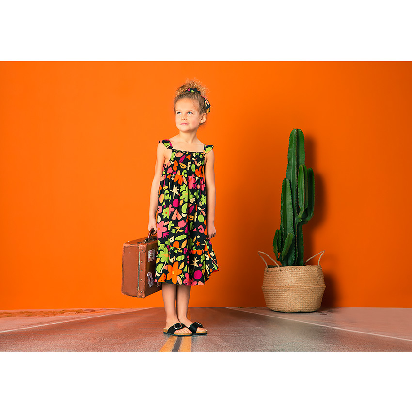 Μακριά φόρεμα με τιράντες και φούσκες σε πολύχρωμο σχέδιο για κορίτσι 