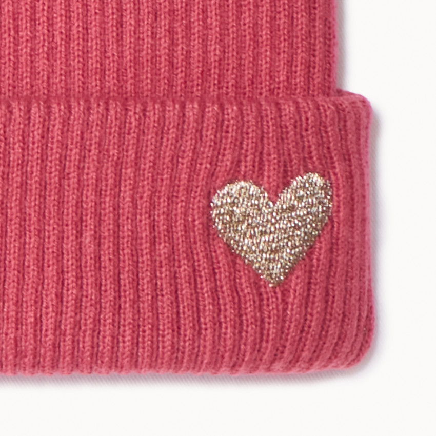 Πλεκτό σκουφάκι με χρωματικό μπλοκ και κεντημένη καρδιά για κορίτσι 