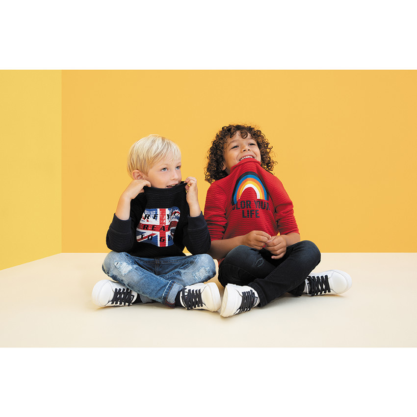 Αθλητικά παπούτσια χαμηλά λευκά με ρίγες 