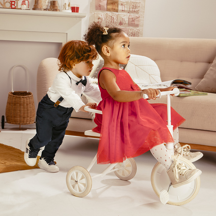 Chemise blanche à noeud papillon amovible  Additional Chemise blanche à noeud papillon amovible