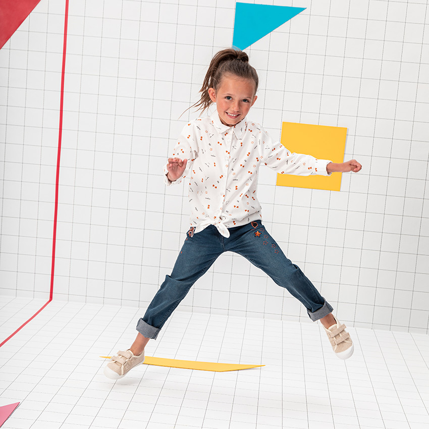 Τζιν με used όψη, αφαιρούμενη ζώνη με παγιέτες και κεντήματα 