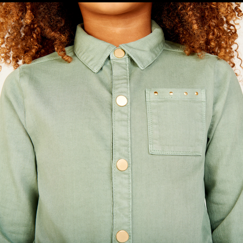 Μακριά τζιν φόρμα σε ομοιόμορφο σχέδιο για κορίτσι 