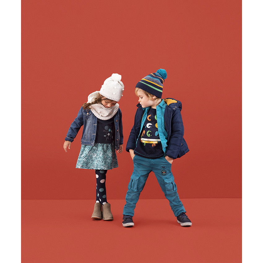 Παντελόνι cargo με σήματα και τσέπες 