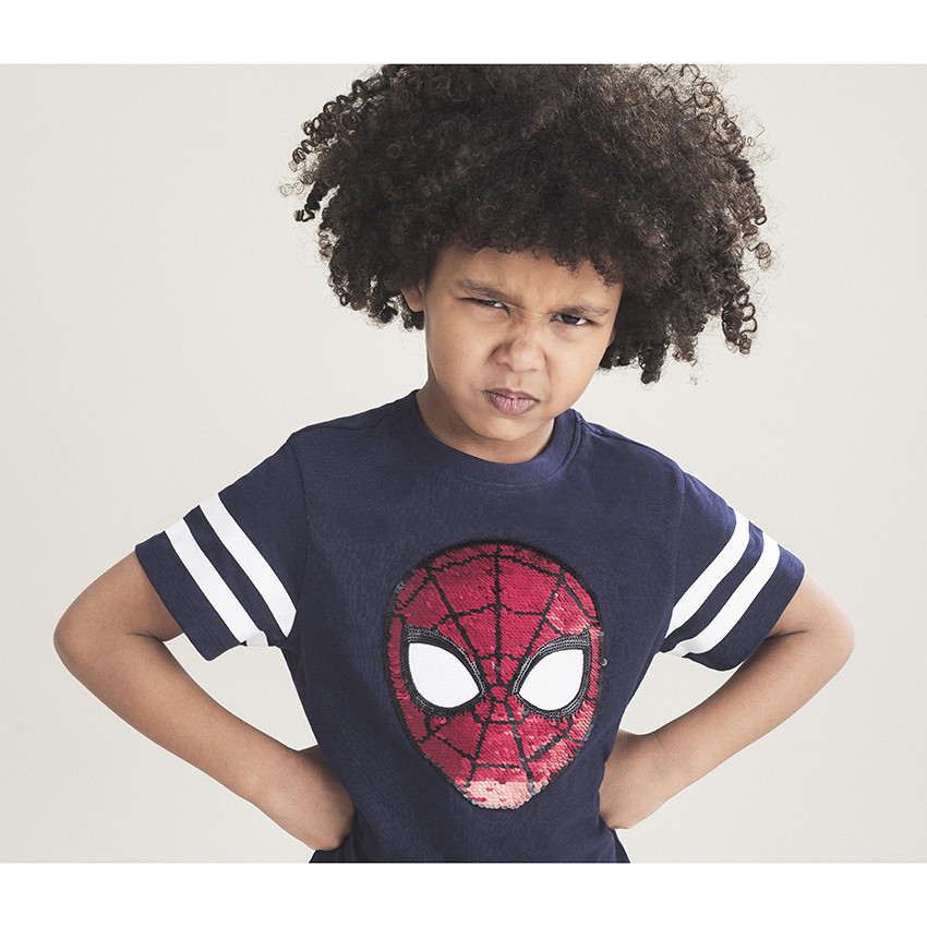 Κοντομάνικη μπλούζα με μοτίβο Spiderman από «μαγικές» πούλιες 