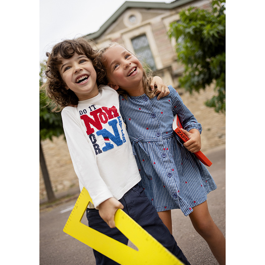 Μακρυμάνικο φόρεμα με ρίγες και κεντημένες καρδιές 