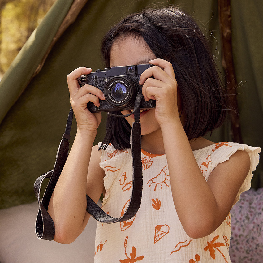 Ολόσωμο σορτς σε tetra με φανταχτερό print διακοπές για κορίτσι 