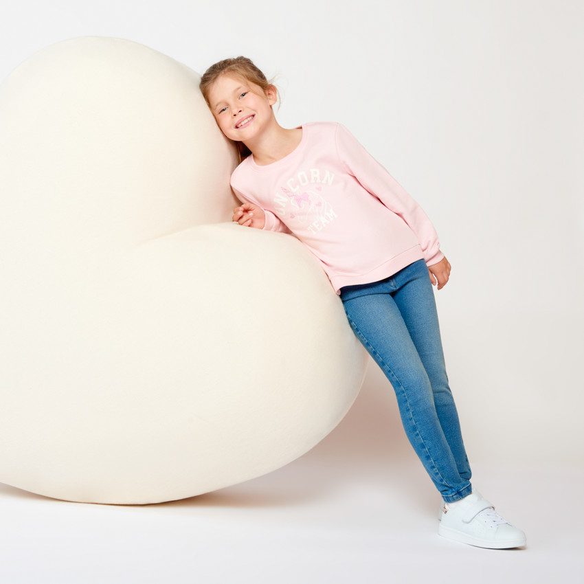 Φούτερ molleton μονόχρωμο με φαντεζί σχέδιο και glitter για κορίτσι 